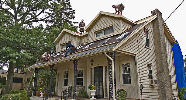 Best Roof Maintenance Services  in Lowellville, OH